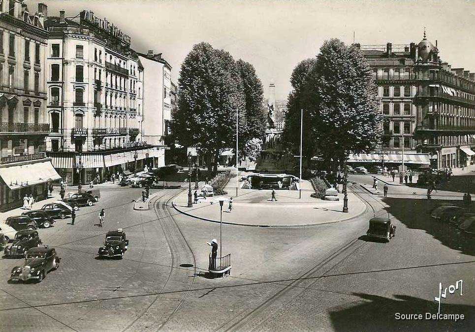 69 Lyon Place de la Republique II.jpg